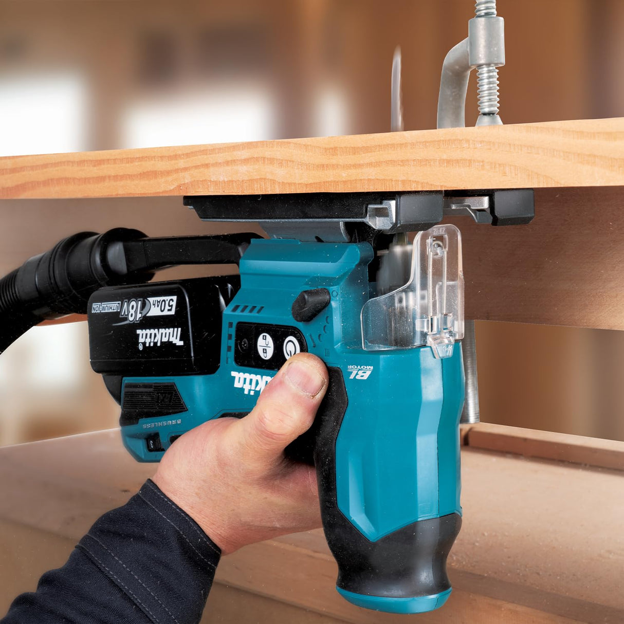 Makita DJV185Z - Sierra de calar oscilante con batería (18 V, sin batería, sin cargador)