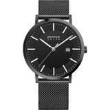 BERING 15439-222 Reloj solar para hombre con caja de acero inoxidable de 39 mm con acabado negro y esfera negra, correa milanesa, cristal de zafiro y resistencia al agua de 10 ATM