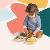 Manhattan Toy Centro de Actividades de Madera para niños con almejas de clacking, Engranajes giratorios, Deslizadores y Correos de Cuentas.