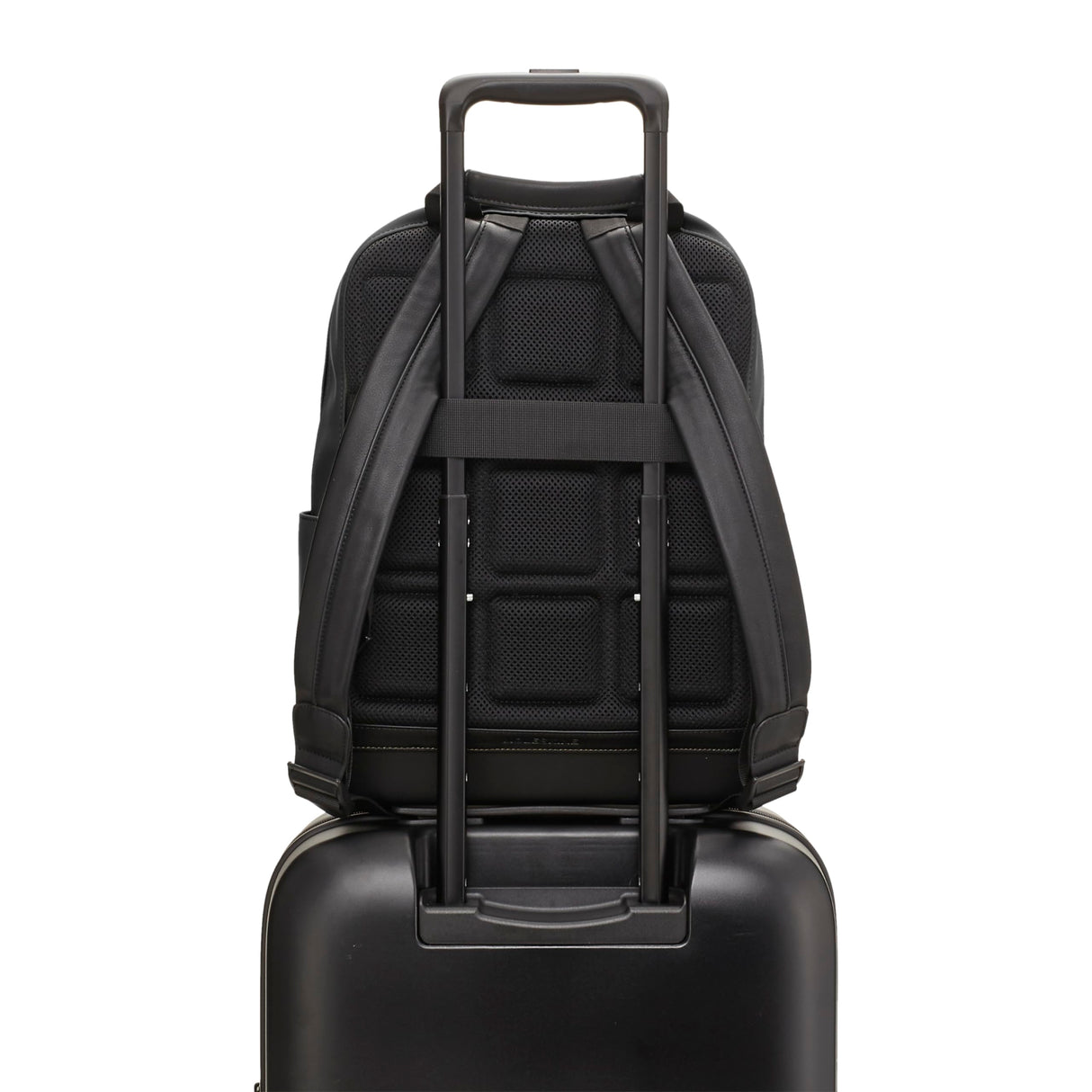 Moleskine Mochila Colección The Backpack, Mochila Suave Porta PC para Laptop, Notebook hasta 15'', Dimensiones 32 x 41 x 13 cm, Color Negro