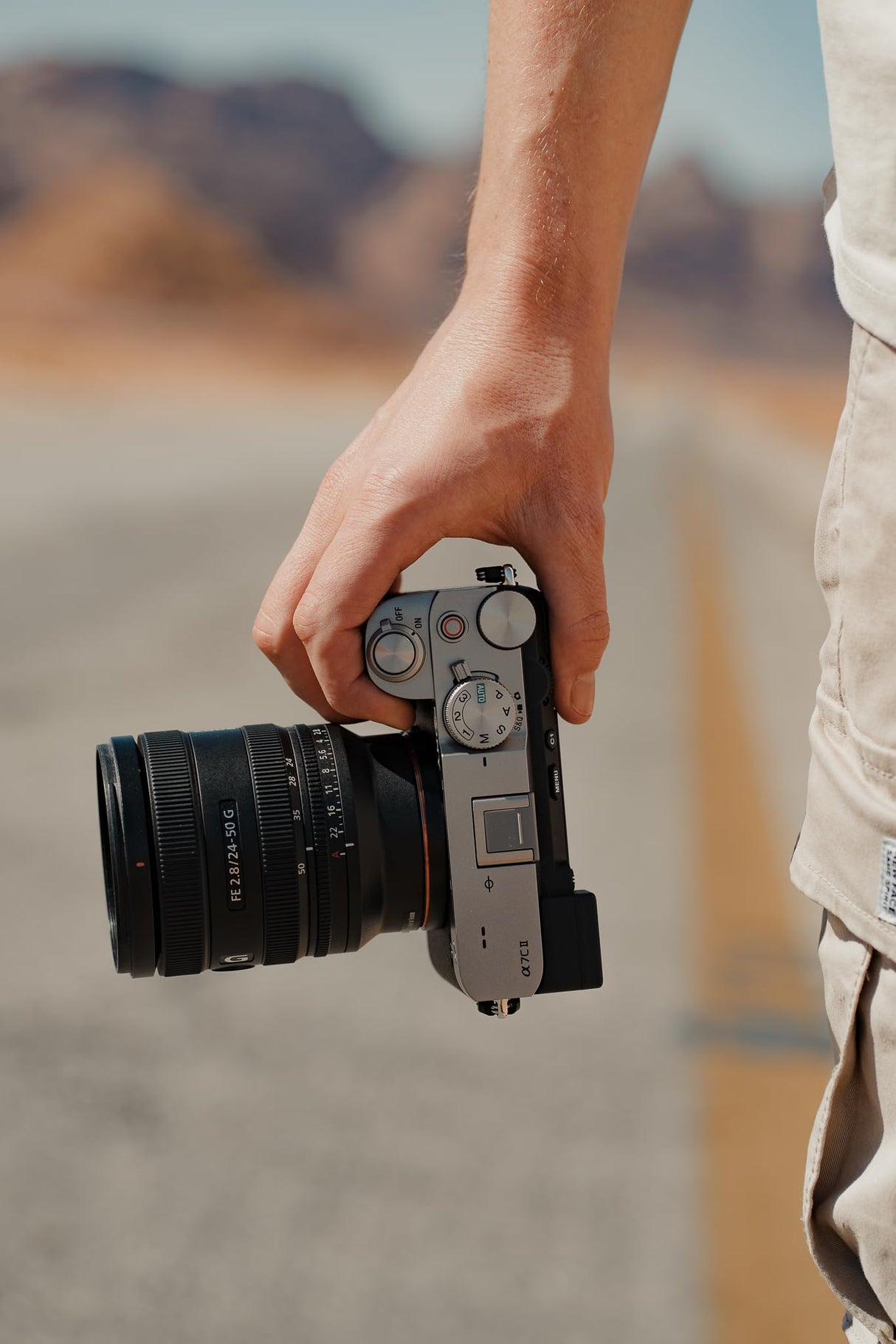 Sony SEL2450G Objetivo Zoom Estándar F2.8, Compacto con Resolución G Lens y Alcance 24-50 mm