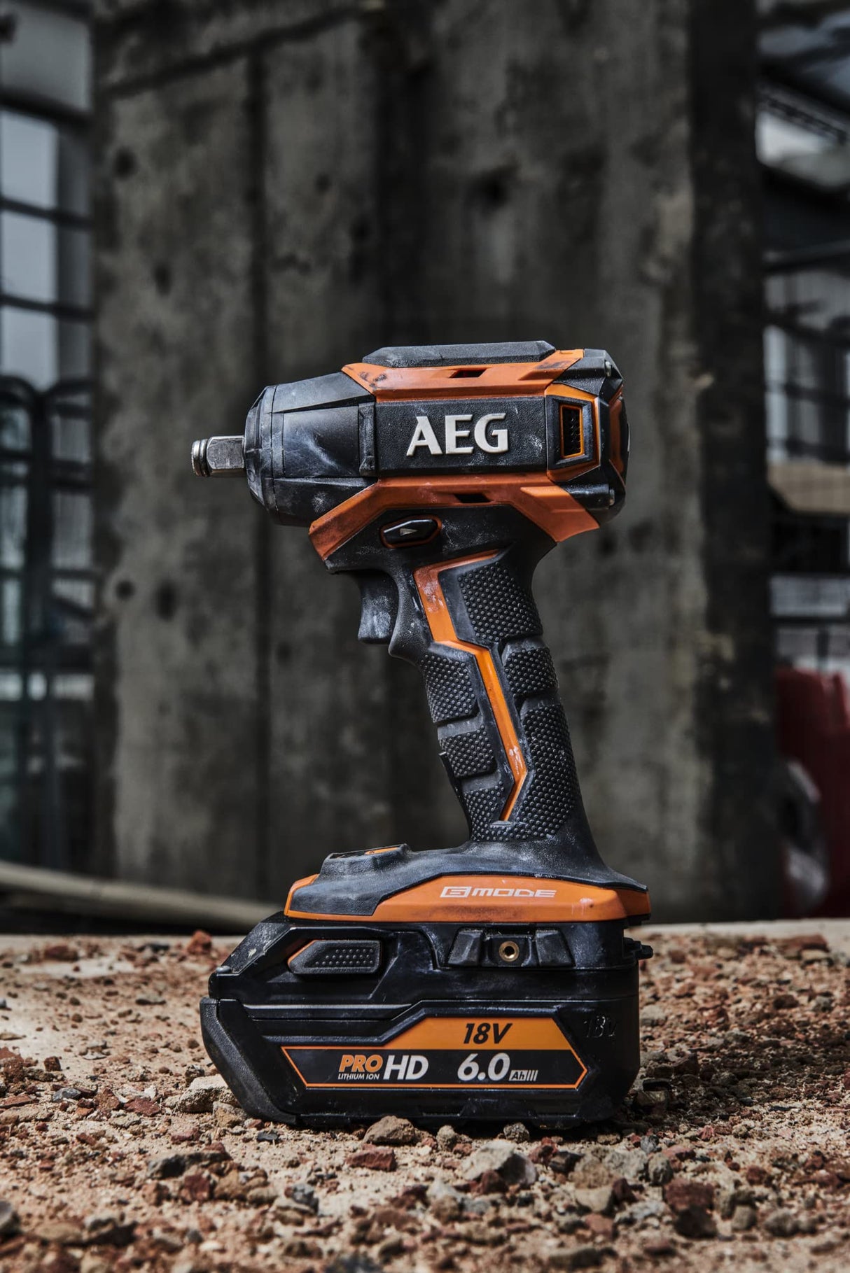 AEG - Llave de Impacto 18V Compacta PRO18V Brushless (Sin Batería) - 6 Modos - Par 300 Nm - Aplicaciones Apriete y Afloje Automóviles y Trabajos Estructurales Medianos - BSS18C12ZB6-0