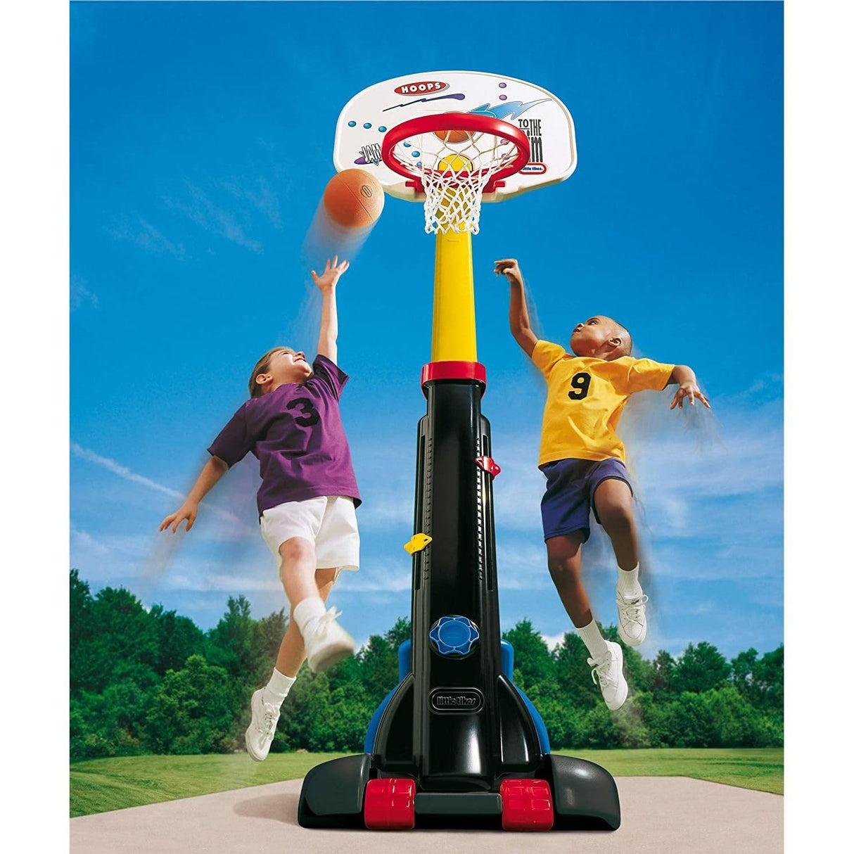 Little Tikes Easy Store Juego de baloncesto, Diversión al aire libre, Altura ajustable, Juego activo, Incluye un balón, Edad de 12 meses a 6 años y más