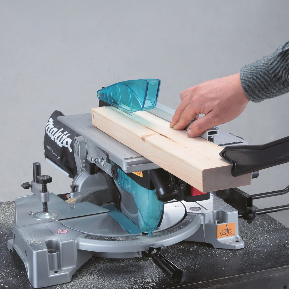 Makita LH1040 - Sierra eléctrica (24 voltios, tamaño: 10pulgadas)