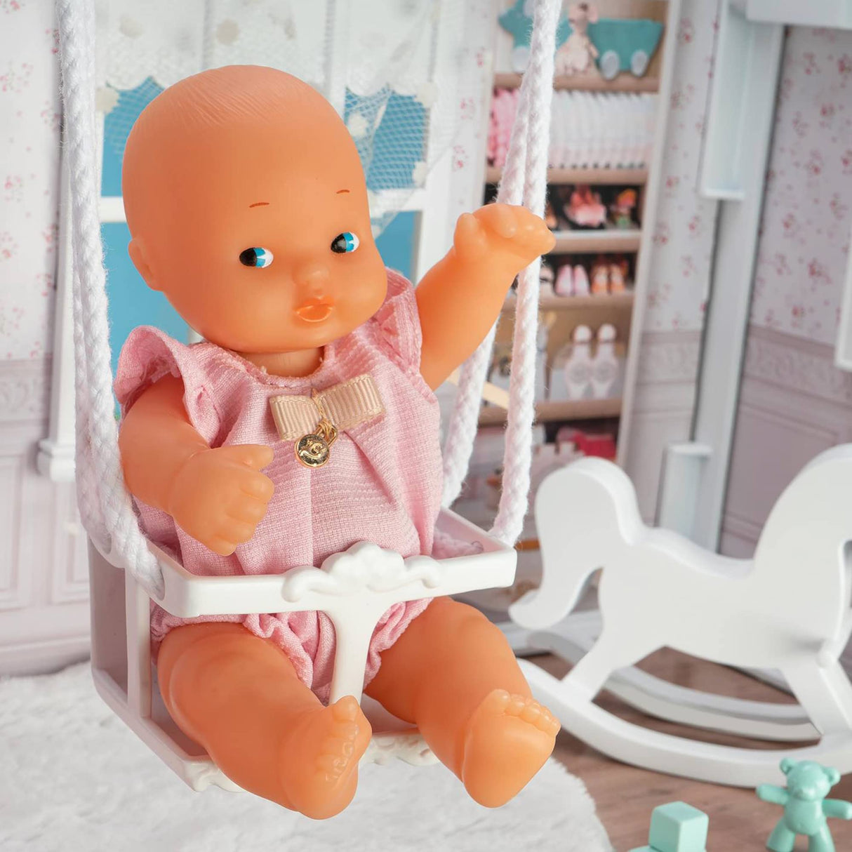 los Barriguitas - Set casita de muñecas para bebés clásicos con Muchas Habitaciones, Muebles y Accesorios de Juego - Para niños a Partir de 3 años, Famosa (700017220)