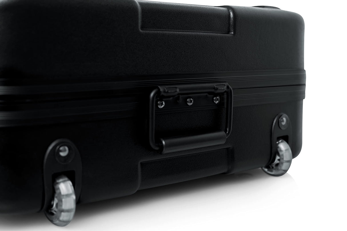 Gator Cases Frequent Flyer TSA - Estuche para teclado de polietileno moldeado ATA con ruedas para teclados extraprofundos de 88 notas (GTSA-KEY88D)