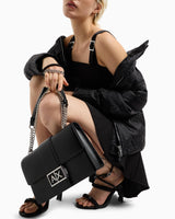 Armani Exchange Jodie, Sustainable, Chain Strap, Crossbody Mujeres, Negro, Talla única