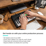 Novation Launchkey Mini 25 [MK4]: Controlador de teclado MIDI portátil, 25 teclas, USB e integración DAW. Modos Chord y Scale, pads de percusión, arpegiador y paquete de software de creación musical