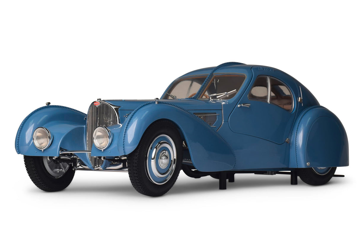 IXO Collections 1:8 IXO Bugatti 57 SC – Construcción de Modelos, construcción de pie, Kit de construcción, maqueta, función de luz, Kit de construcción