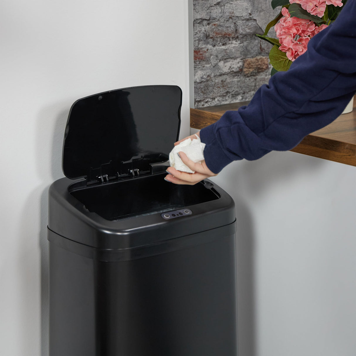 Relaxdays Cubo de Basura Cocina con Sensor, 40 litros, Tapa Eléctrica, Soporte Bolsas, Papelera Automática, Negro, Acero, Plástico