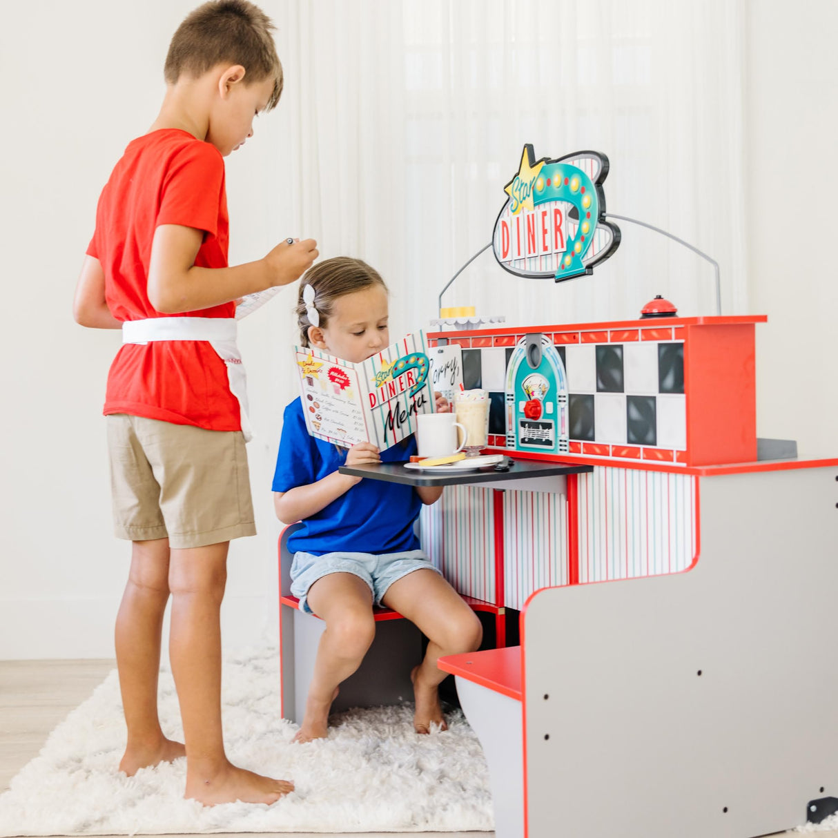 Melissa & Doug, Comedor Star Diner Restaurant