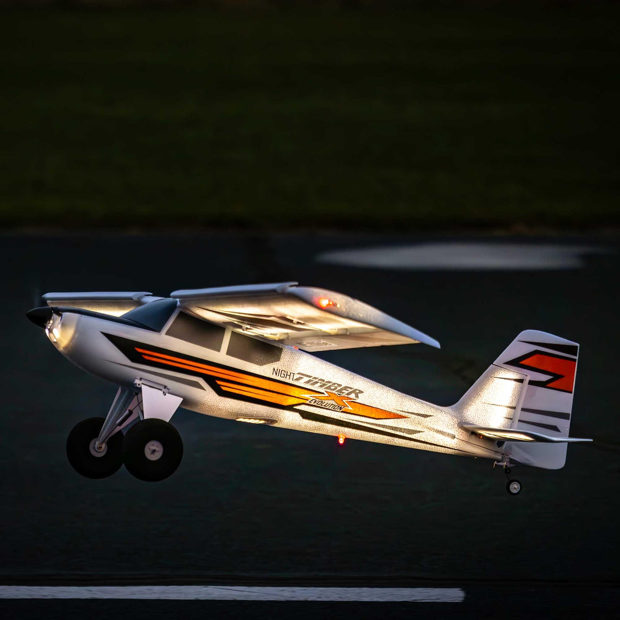 E-Flite Night Timber X Evolutions - Avión teledirigido con iluminación LED de Vuelo Nocturno, AS3X+ y Safe Select (1,2 m)