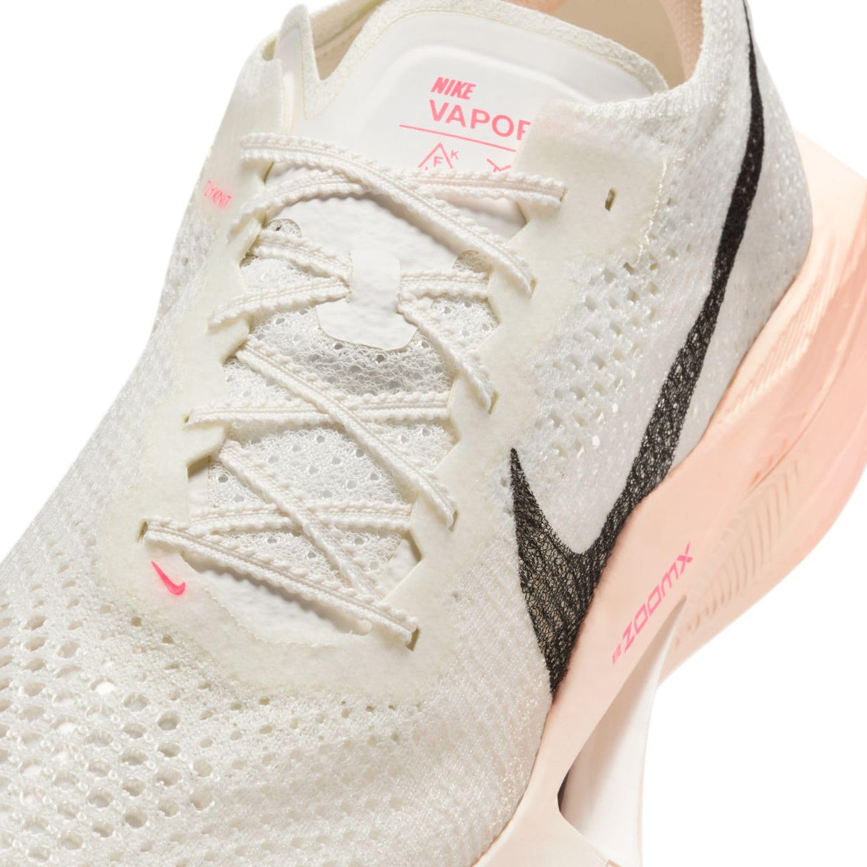NIKE Vaporfly 3, Sneaker Hombre, Sail Black Crimson Tint Guayaba Ice, 43 EU
