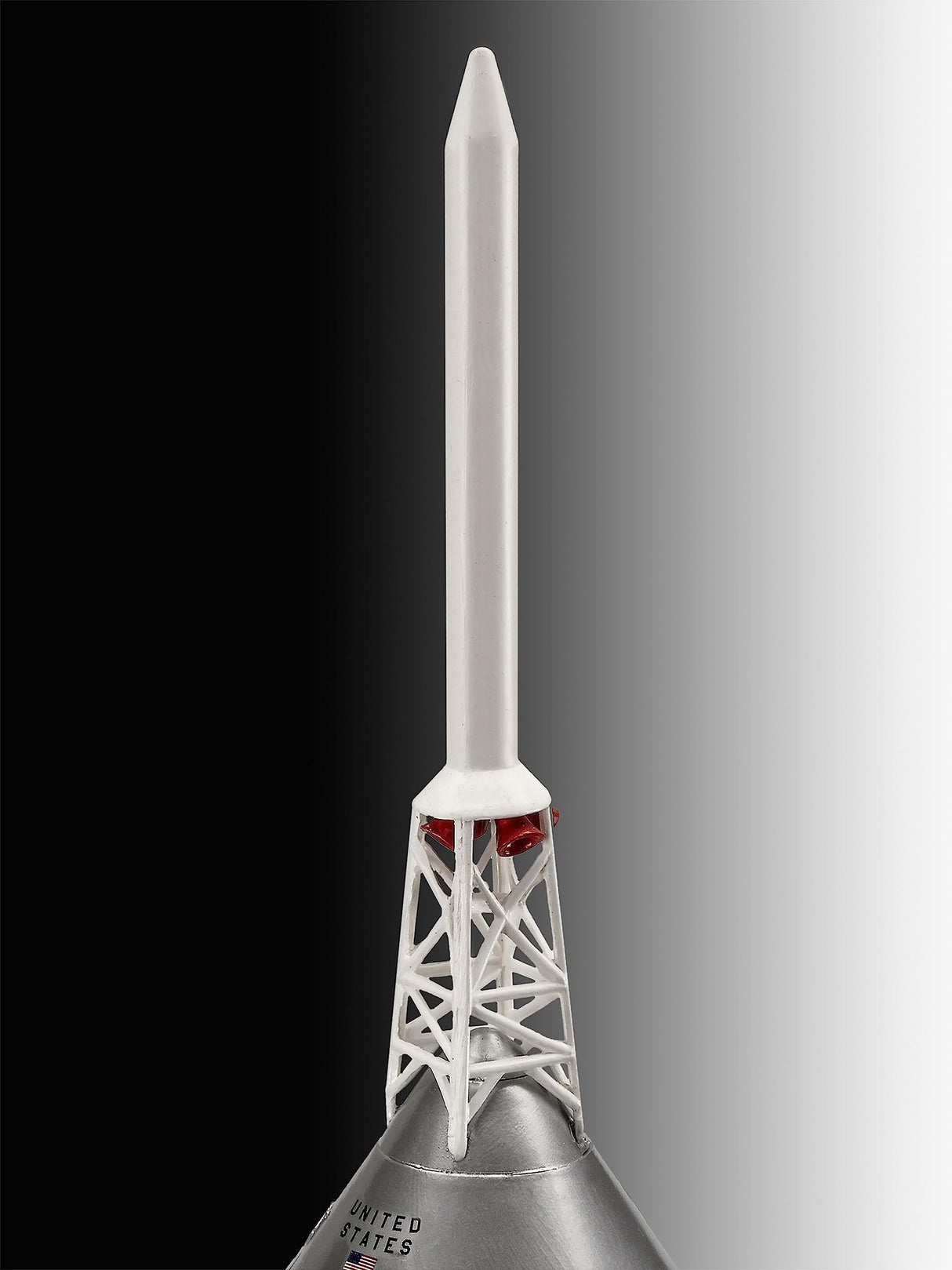 Revell 03704, Kit de Modelos de plástico, Apollo 11 Saturn V Rocket,Escala 1:96