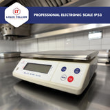 LOUIS TELLIER - Balanza Electrónica Profesional - 12kg - IP53 - Precisión 1 g - Bandeja Extraíble de Acero Inoxidable - Cocina - Panadería - 29,8 x 23,6 cm