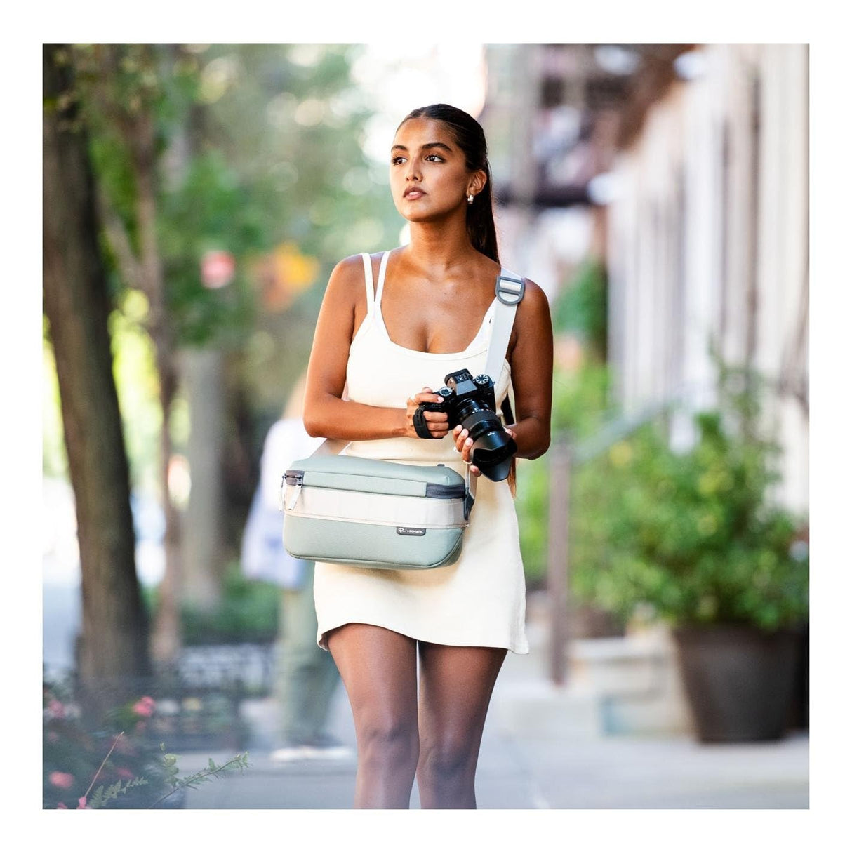 Gomatic Peter McKinnon Luma Camera Sling 9L | Camera Bag | Photography Shoulder Bag | Messenger Bag Travel Bag | Sling Bag for Photographers | Camera Pack Crossbody Bag | Shoulder Bag - Rojo óxido