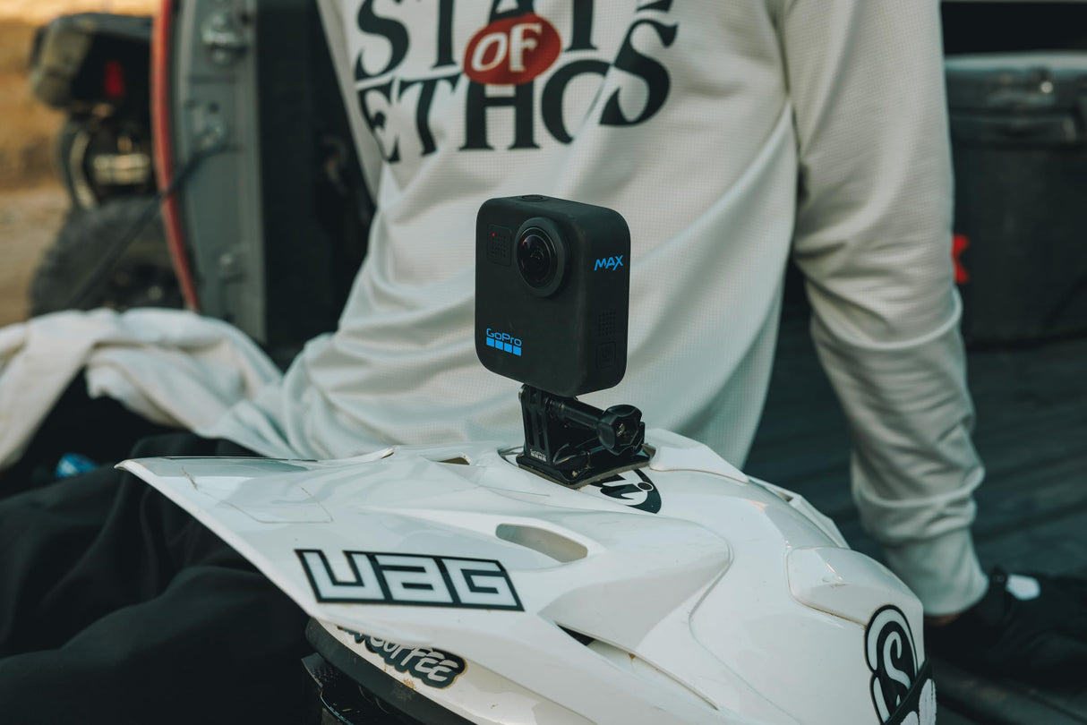 GoPro MAX: Cámara de acción Tradicional Resistente al Agua 360 + con Pantalla táctil Vídeo HD esférico 5.6K30 16.6MP Fotos 360 Estabilización de transmisión en Vivo de 1080p