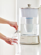 ZeroWater Filtro Dispensador de Cristal de agua de 9 L, Libre de BPA y NSF certificada para Reducir la Cal el Plomo y Otros Metales Pesados, Medidor TDS y Cartucho Incluido