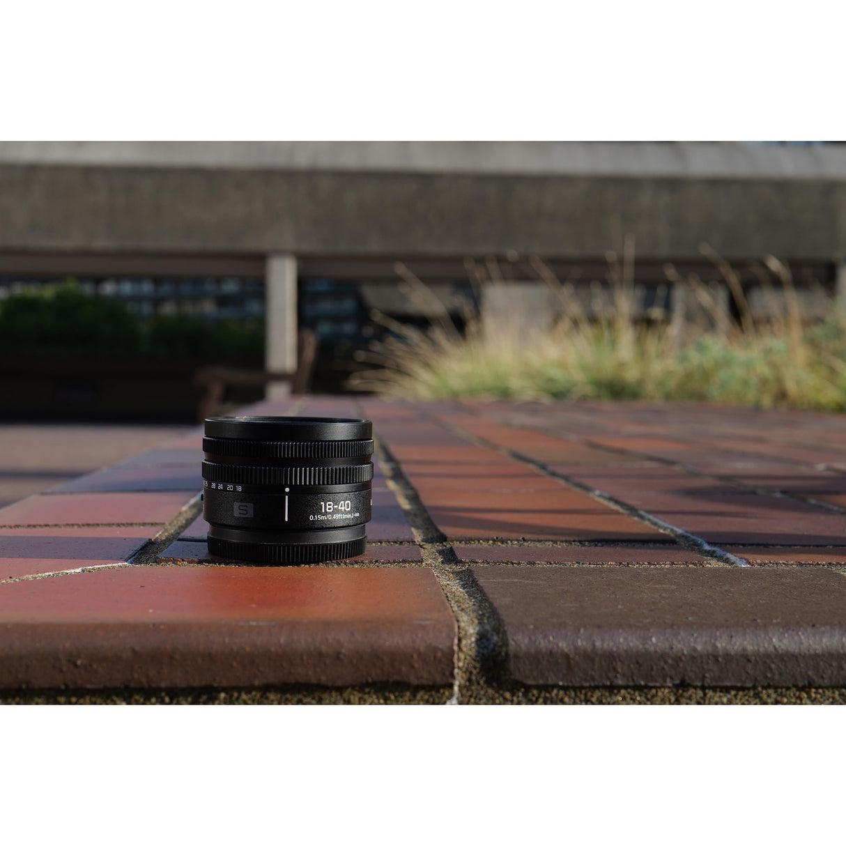 Panasonic LUMIX Full Frame Interchangeable Camera Lens, L-Mount, S 18-40mm F4.5-6.3 (S-R1840)