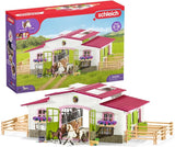 Schleich 42344 Horse Club Establo con Jinete y Caballos, Juego de 97 Piezas con 2 Figuras de Caballos, Figura del Jinete y Muchos Accesorios, Juguete para niños a Partir de 5 años