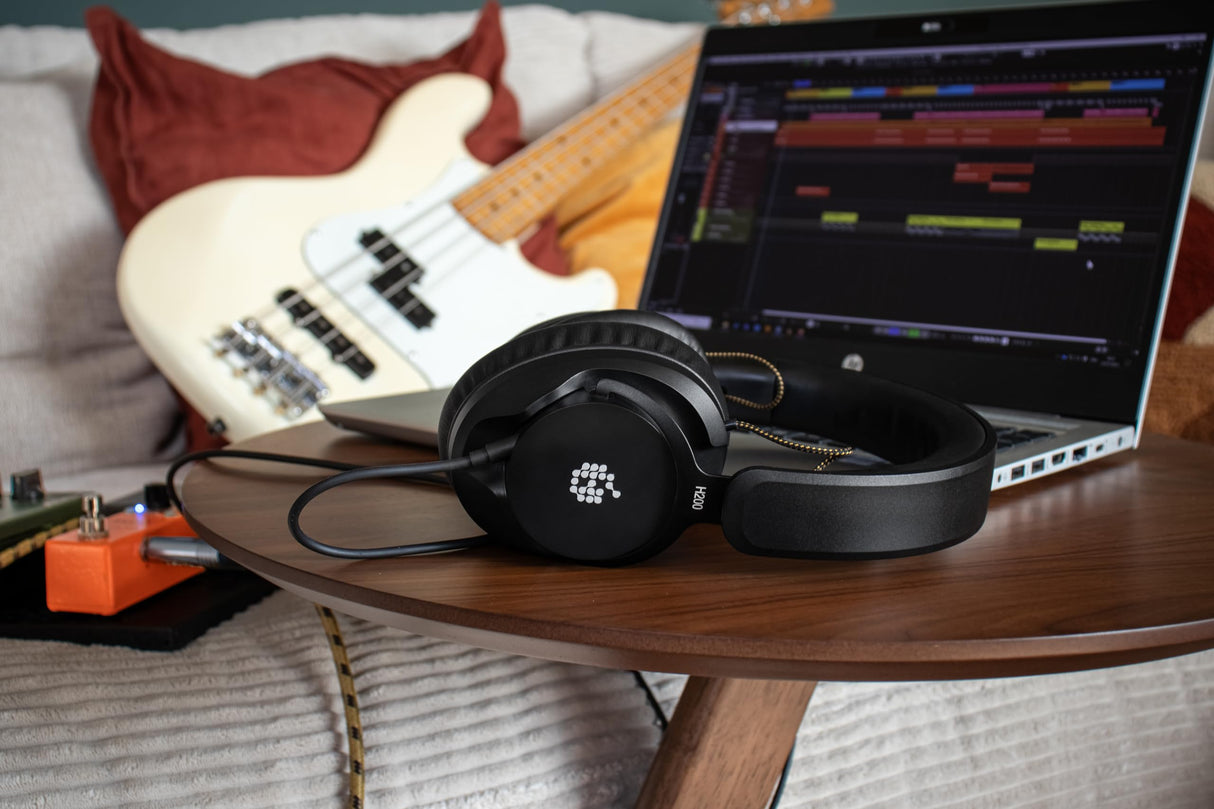 ADAM Audio Auriculares de Estudio Cerrados H200 con Software de optimización y espacialización Incluido