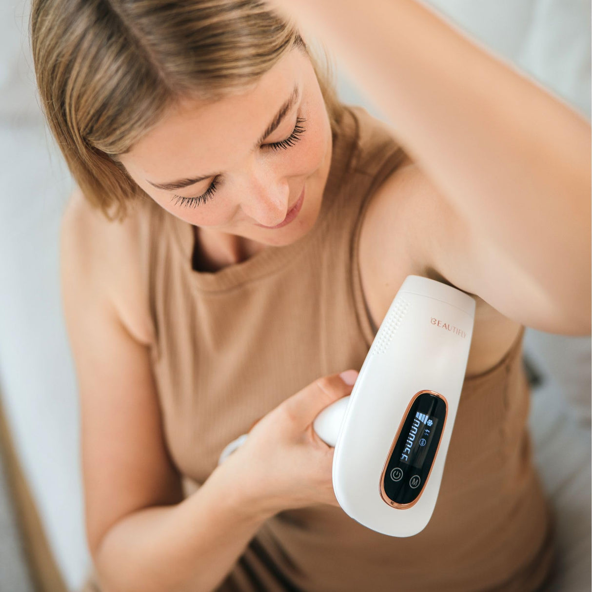B-Shine – Depiladora Luz Pulsada – Depilador laser con sistema de enfriado – Revitalización de la piel – 500.000 pulsos de luz, 26 J/cm – Beautifly