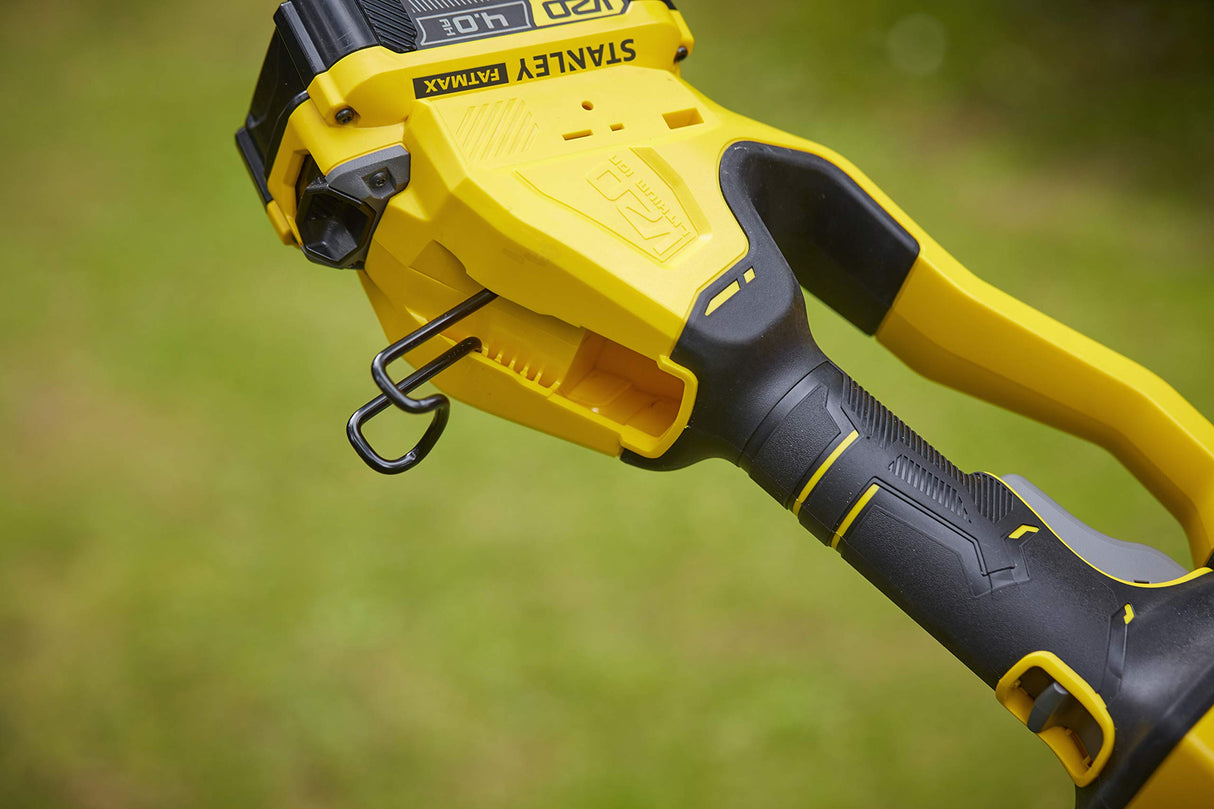STANLEY SFMCPS620M1-QW - Podadora de pértiga V20 con batería 4Ah 20cm