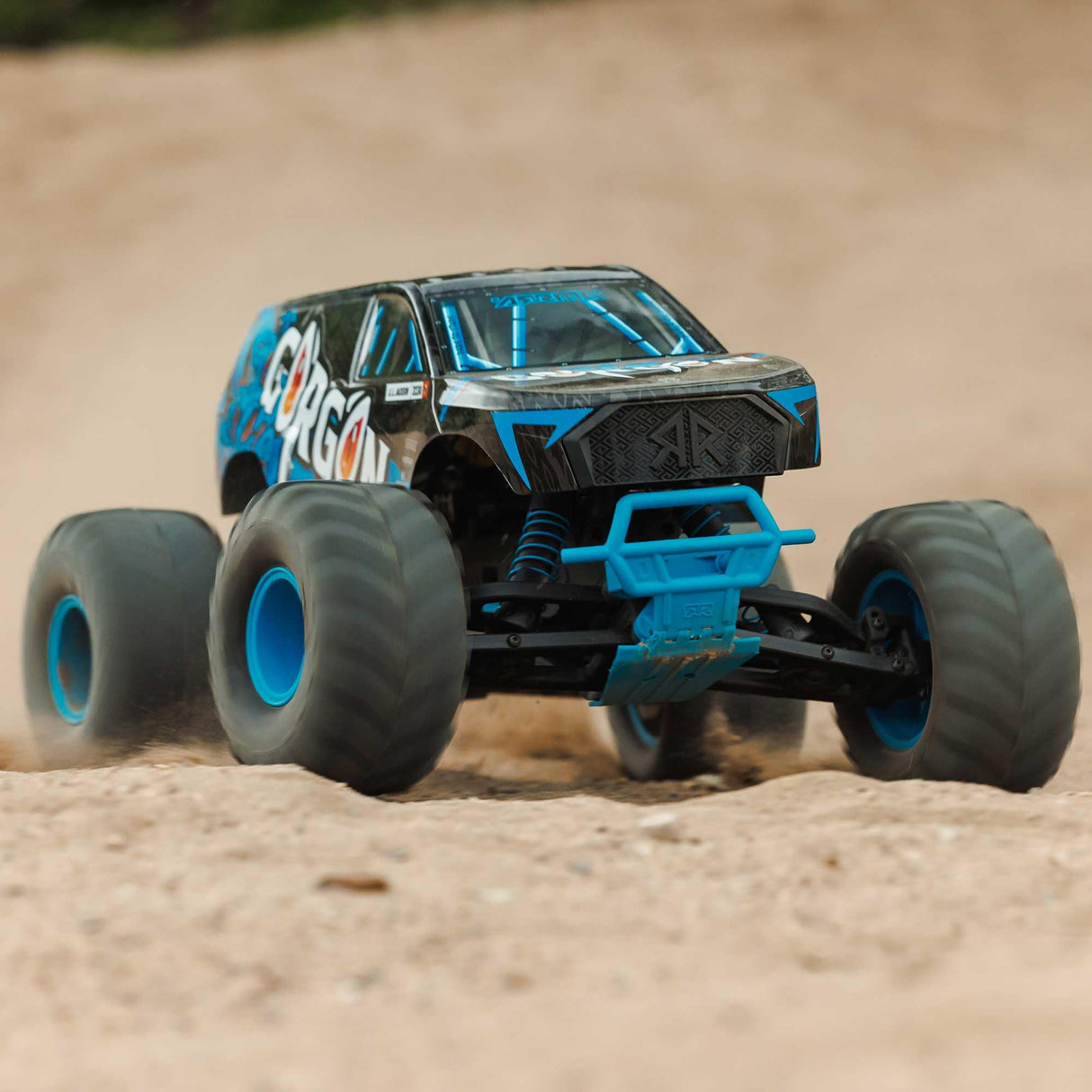 ARRMA 1/10 Gorgon 2WD RTR Monster Truck Mega 550 14T Motor de Cepillo, Espectro SLT2 2,4 GHz, Incluye batería NiMH de 3300 mAh y Cargador USB-C S120, Color Azul
