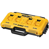 DEWALT DCB104-QW - Cargador rápido de cuatro sistemas, 18V incluyendo baterías XR Flexvolt, carga simultánea de 4 baterías, con indicador LED.