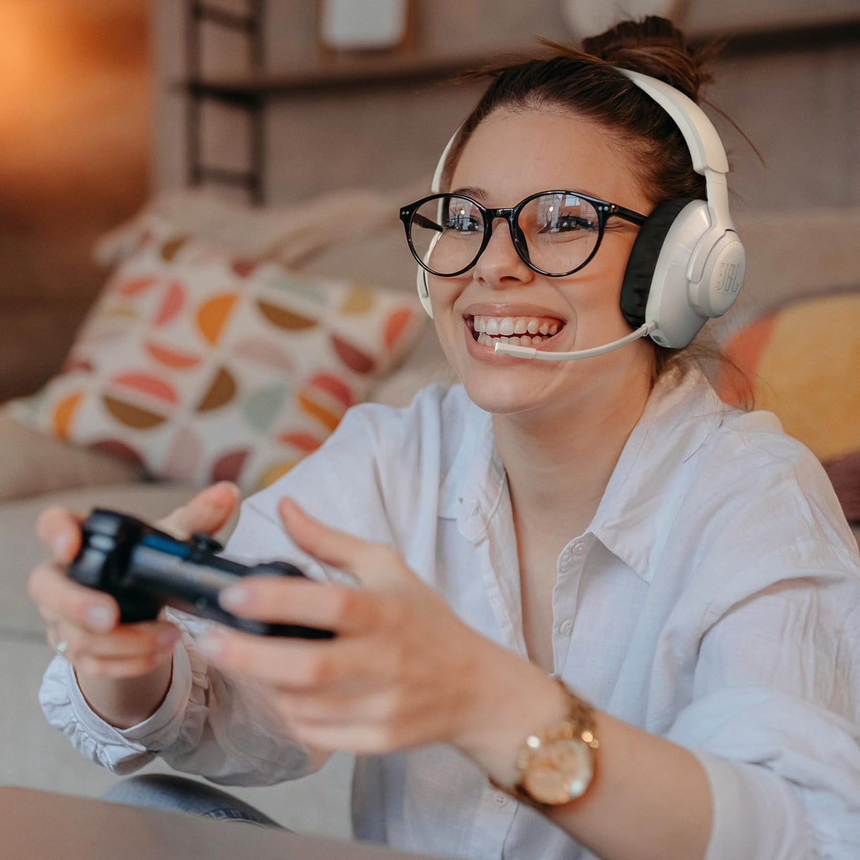 JBL Quantum 360P Auriculares inalámbricos con bluetooth para Playstation, micrófono desmontable, cancelación activa del ruido, QuantumSOUND Signature, 22 horas de batería, blanco