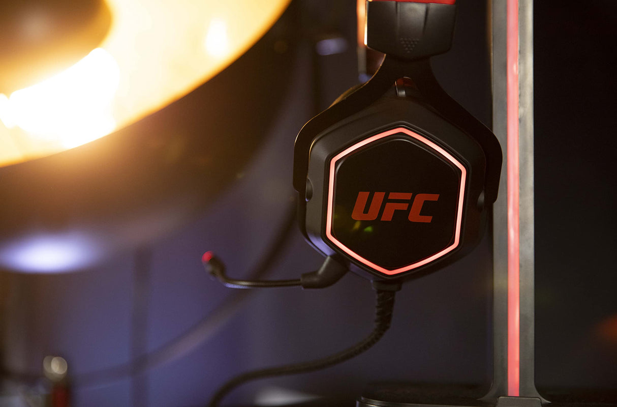 Konix UFC Auriculares Gaming con Cable 7.1 para PC - Altavoces de 50 mm - Micrófono Desmontable - Cable USB de 2 m - Retroiluminación - Negro y Rojo