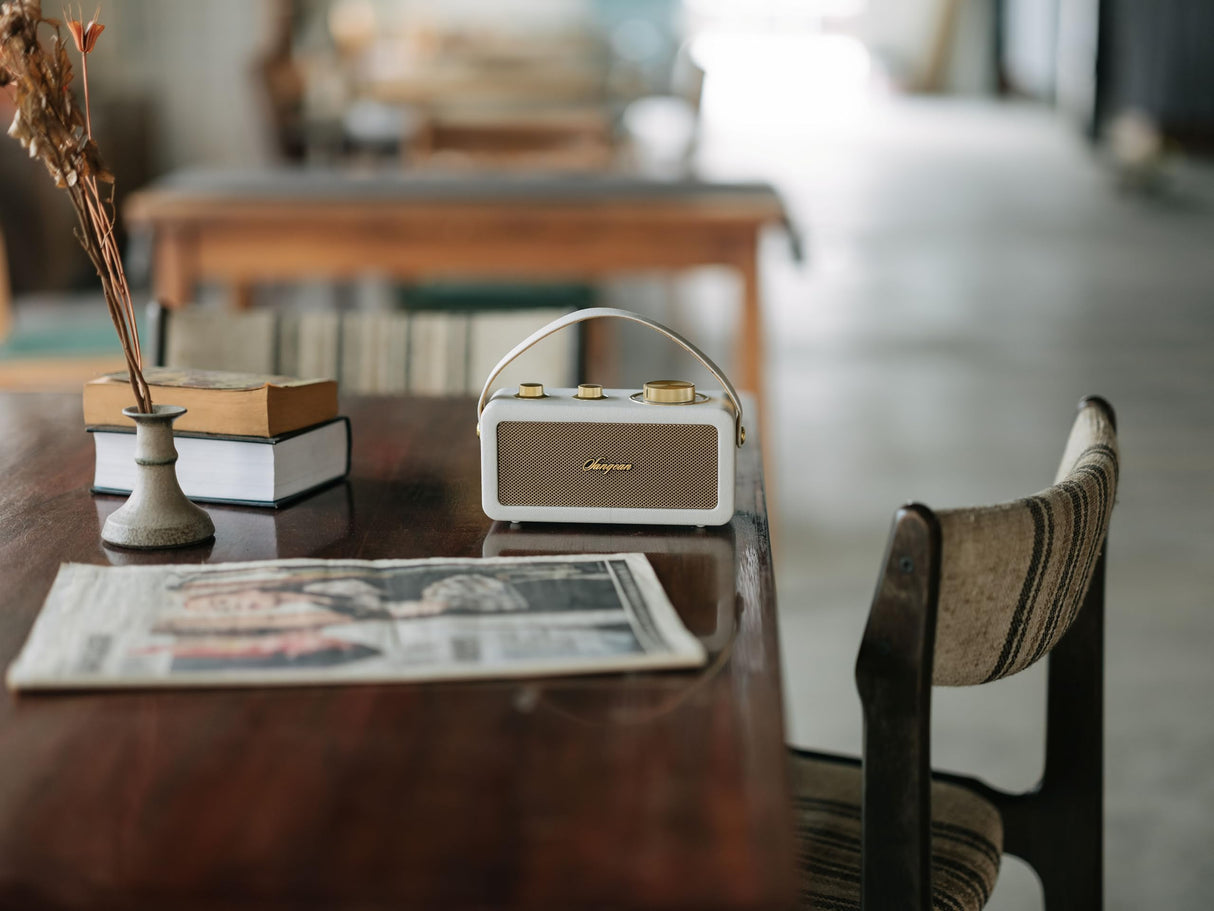 SANGEAN RA-101 Ivory Gold.Altavoz portátil con diseño Retro de Madera y Piel sintética. Bluetooth 5.0. Autonomía 19 Horas con una Carga Completa. AUX-in para Fuentes de Audio externas.