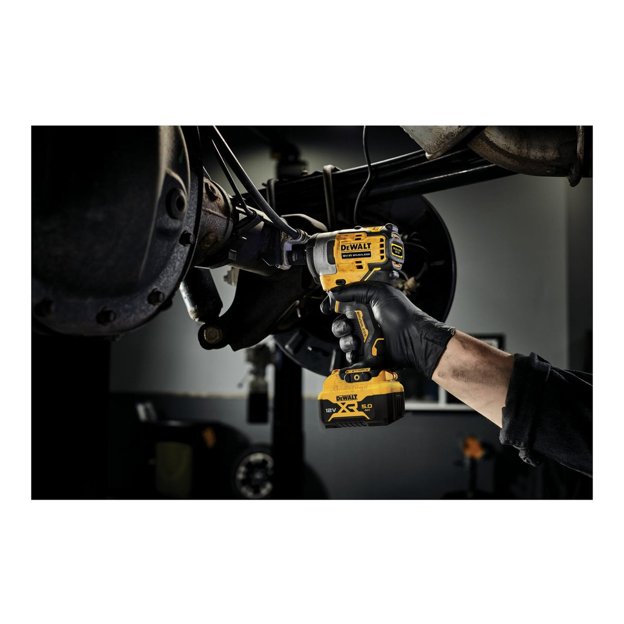 DEWALT DCF901P2-QW - Llave Impacto sin escobillas XR 12V 1/2" 340Nm con 2 baterías Li-Ion 5Ah y maletín TSTAK