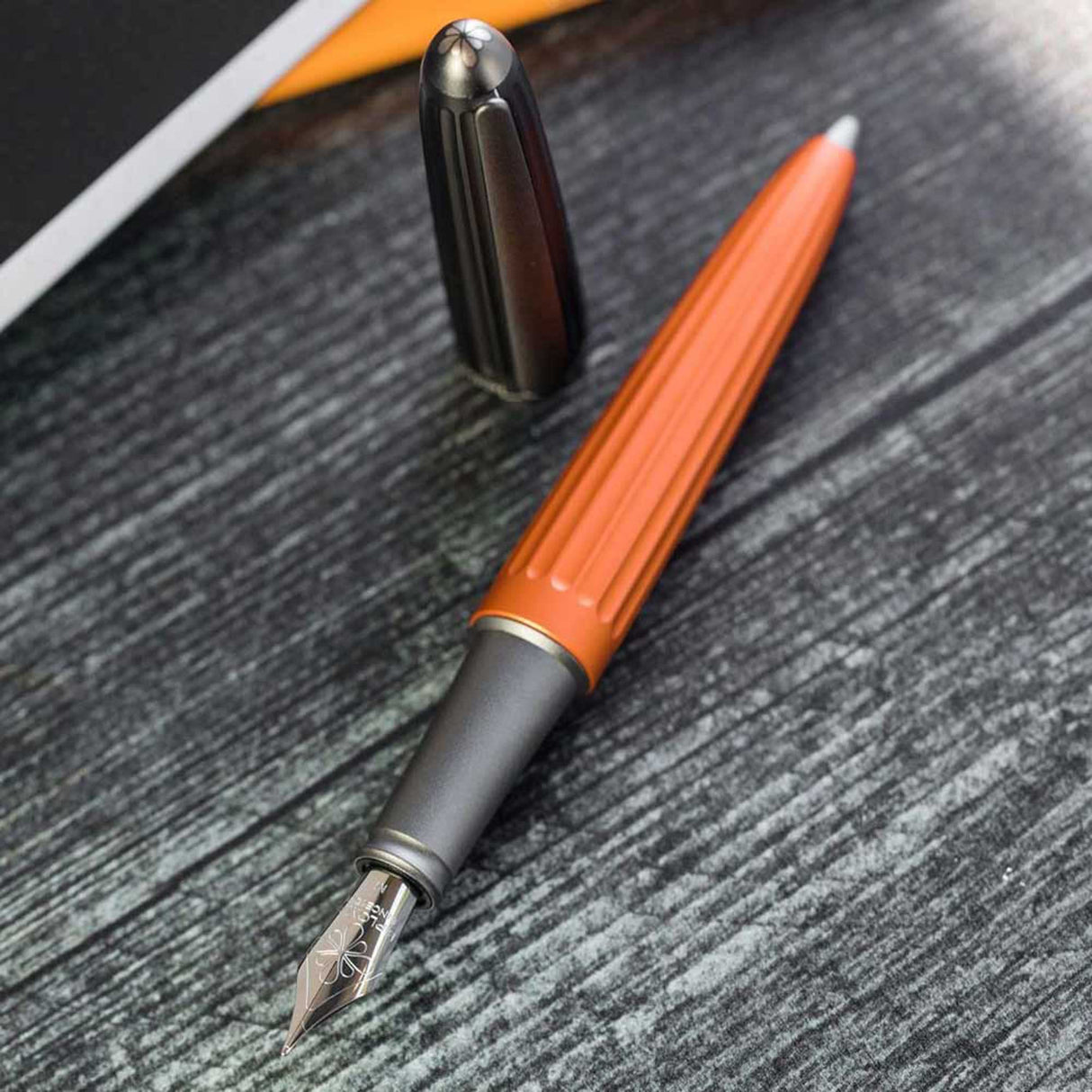 DIPLOMAT Pluma estilográfica Aero Orange Negro - F/con caja de regalo/pluma estilográfica, 1 unidad (1 unidad)