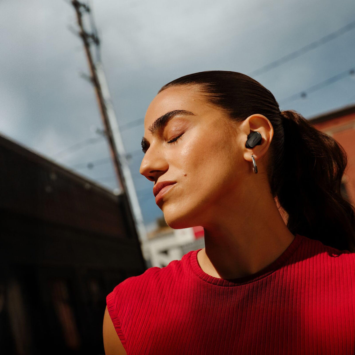Bose Novedad Auriculares de botón QC Ultra Bluetooth (2.ª Gen), Auriculares de botón inalámbricos con cancelación de Ruido, hasta 6h de batería, IPX4, Audio inmersivo, Graves Profundos, Negro