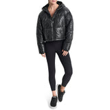 DKNY Embossed Crosswalk Print Cropped Puffer Jacket Chaqueta, Negro, S Mujeres