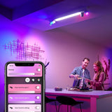 Philips Hue White & Color Ambiance Centris de 4 focos, regulable, 16 millones de colores, controlable mediante app, compatible con Amazon Alexa, blanco