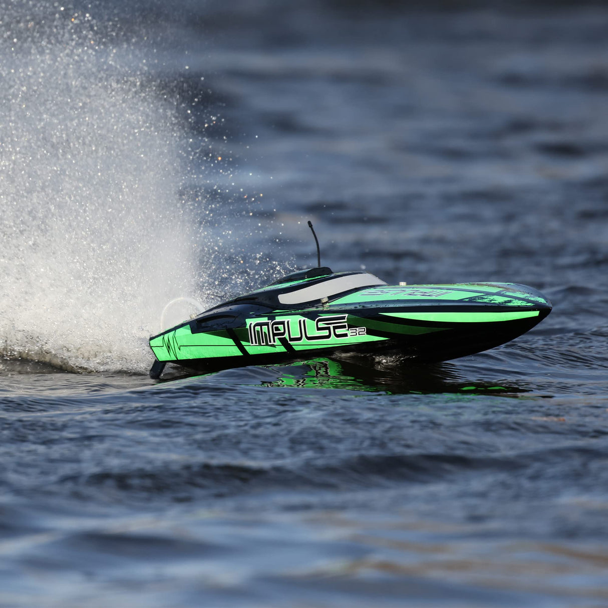 Pro Boat Impulse 32" sin escobillas Deep-V RTR con Smart Black/Green
