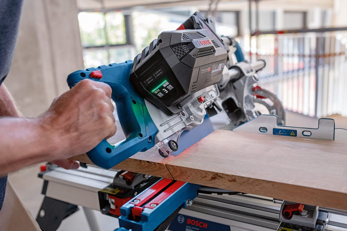 Bosch Professional BITURBO GCM 18V-216 DC - Ingletadora telescópica a batería (Brushless, 18V, Ø 216 mm, Dual láser, Connectivity, 2 discos, sin batería)