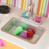 KidKraft Cocina de Juguete de Madera Deluxe Big and Bright para niños, con Accesorios incluidos, teléfono de Juguete y Set Utensilios de cocinita Infantil, Juguetes niños 3+ años (53100)