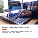 Novation Launch Control XL 3: alimentación USB, superficie MIDI y Mixer para DAW e integración de hardware con 8 faders, 24 codificadores continuos, E/S MIDI 5 pines y paquete de software musical