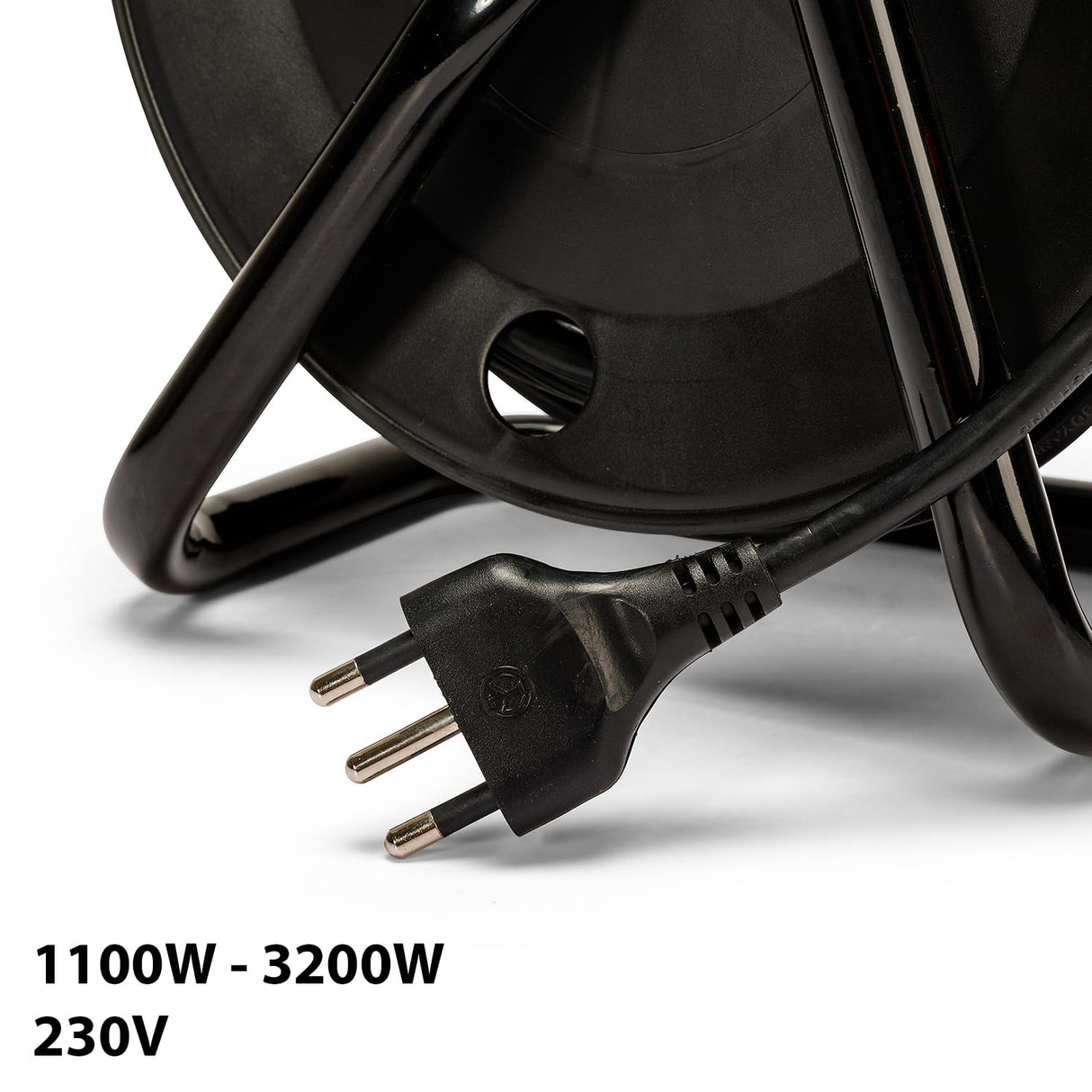 Velamp Alargador eléctrico con enrollacables 50 m – 4 tomas polivalentes (Schuko + 10/16 A) – Enchufe grande 16 A – Interruptor de protección – Cable eléctrico multipolar 3G sección 1,5 mm²