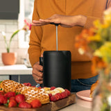 Fellow Cafetera aislada Clara con sistema de filtración mejorado - Prensa francesa portátil de acero inoxidable - Jarra de 24 oz - Negro mate