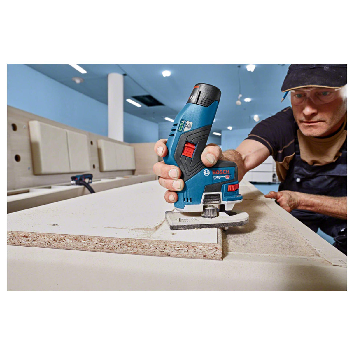 Bosch Professional 12V System GKF 12V-8 - Fresadora de cantos a batería (Brushless, 13000 rpm, pinzas Ø 6 mm / 8 mm, sin batería, en caja)