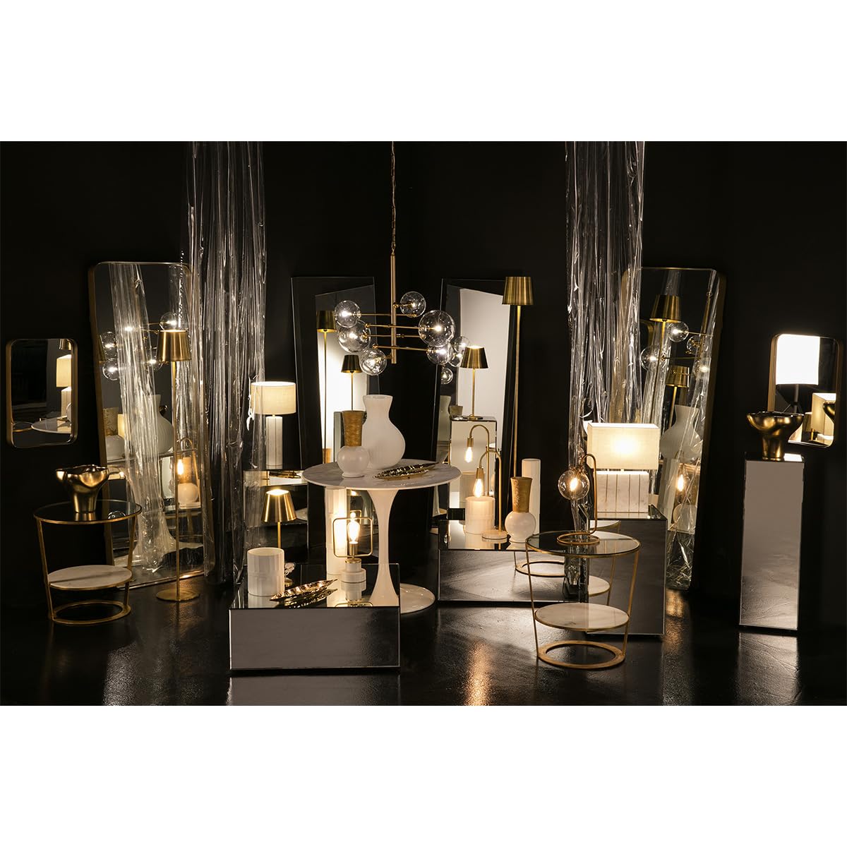 LAMPARA DE PIE 24X24X170 METAL DORADO