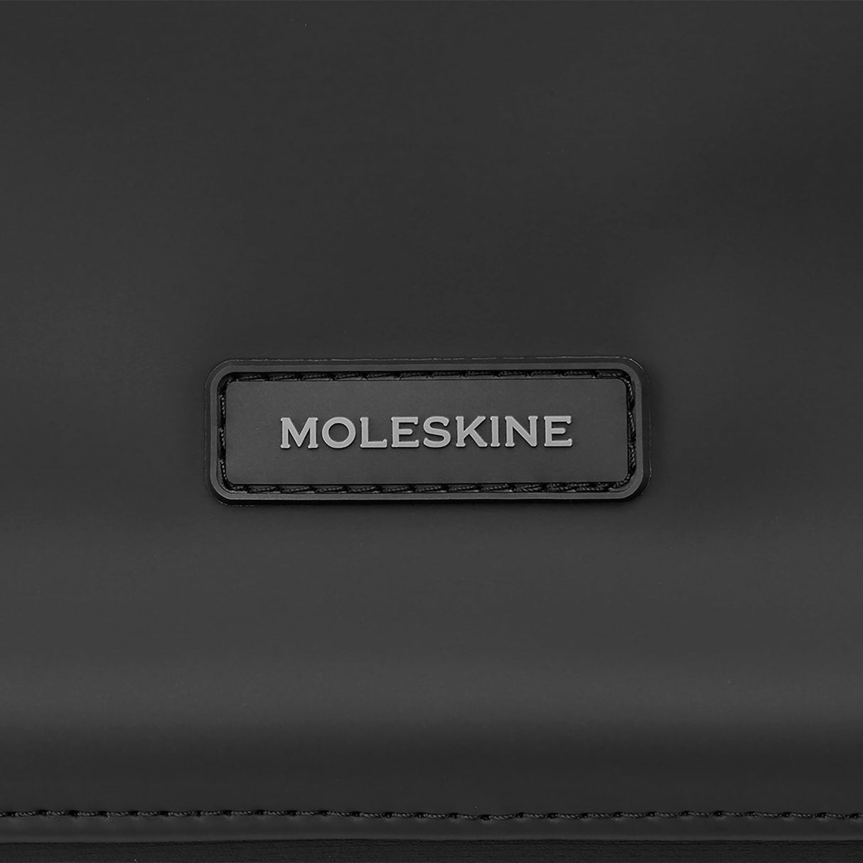 Moleskine Mochila Colección The Backpack, Mochila Suave Porta PC para Laptop, Notebook hasta 15'', Dimensiones 32 x 41 x 13 cm, Color Negro