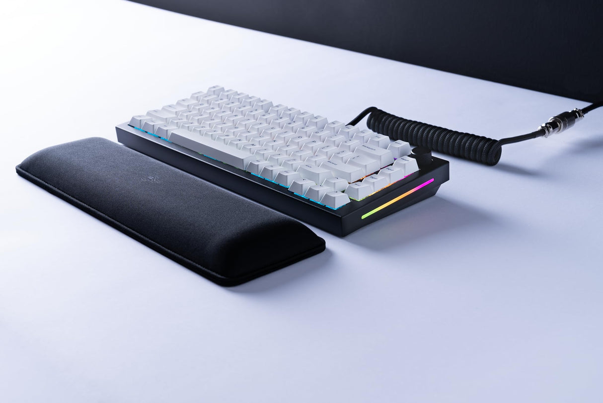 Glorious Gaming GMMK PRO 75% - Teclado gaming mecánico modular, TKL, carcasa de 1,5 kg, personalizable, cable espiral, reposamuñecas, keycaps blancas, RGB, distribuciones QWERTY nórdico - Negro