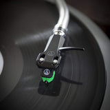 Audio-Technica Audio Technica AT-VM95E/H - Juego de portacápsulas/cartucho fonográfico de imán móvil dual, estilete cónico de 1,27 cm, incluye accesorios de montaje, color negro y azul
