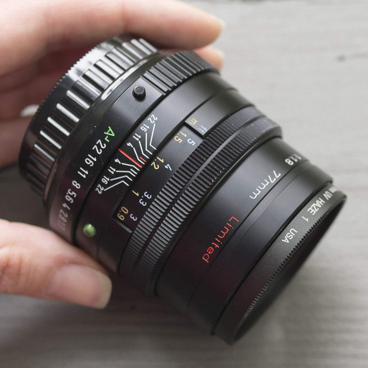 Pentax SMC FA 77mm f/1.8 - Objetivo para Pentax (distancia focal fija 77mm, apertura f/1.8-22, diámetro: 49mm) color negro