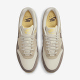 NIKE Air MAX 1 Prem, Sneaker Hombre, Light Bone Cave Stone Chamois, 44.5 EU